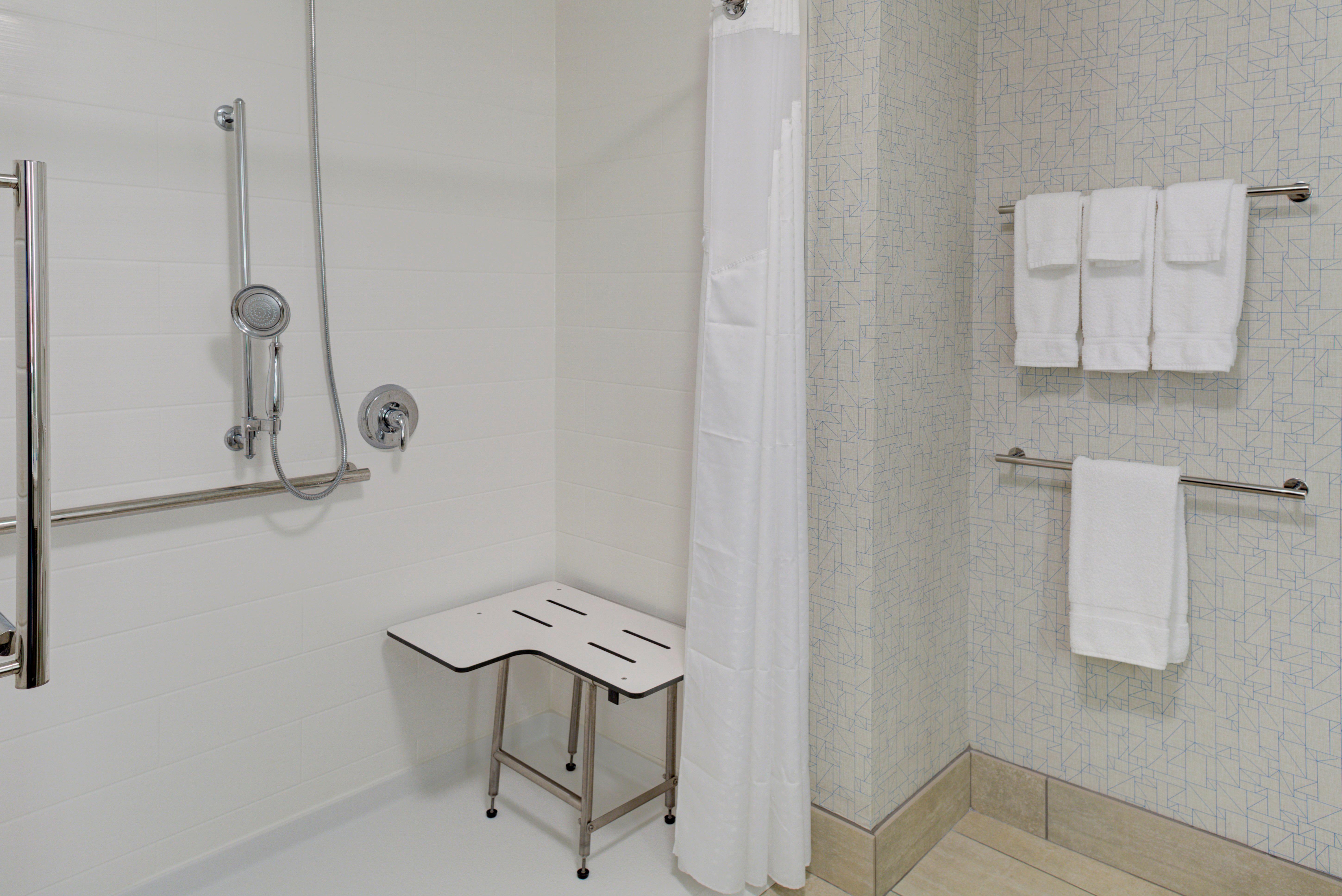 Holiday Inn Express & Suites - King George - Dahlgren By Ihg Alden Bagian luar foto