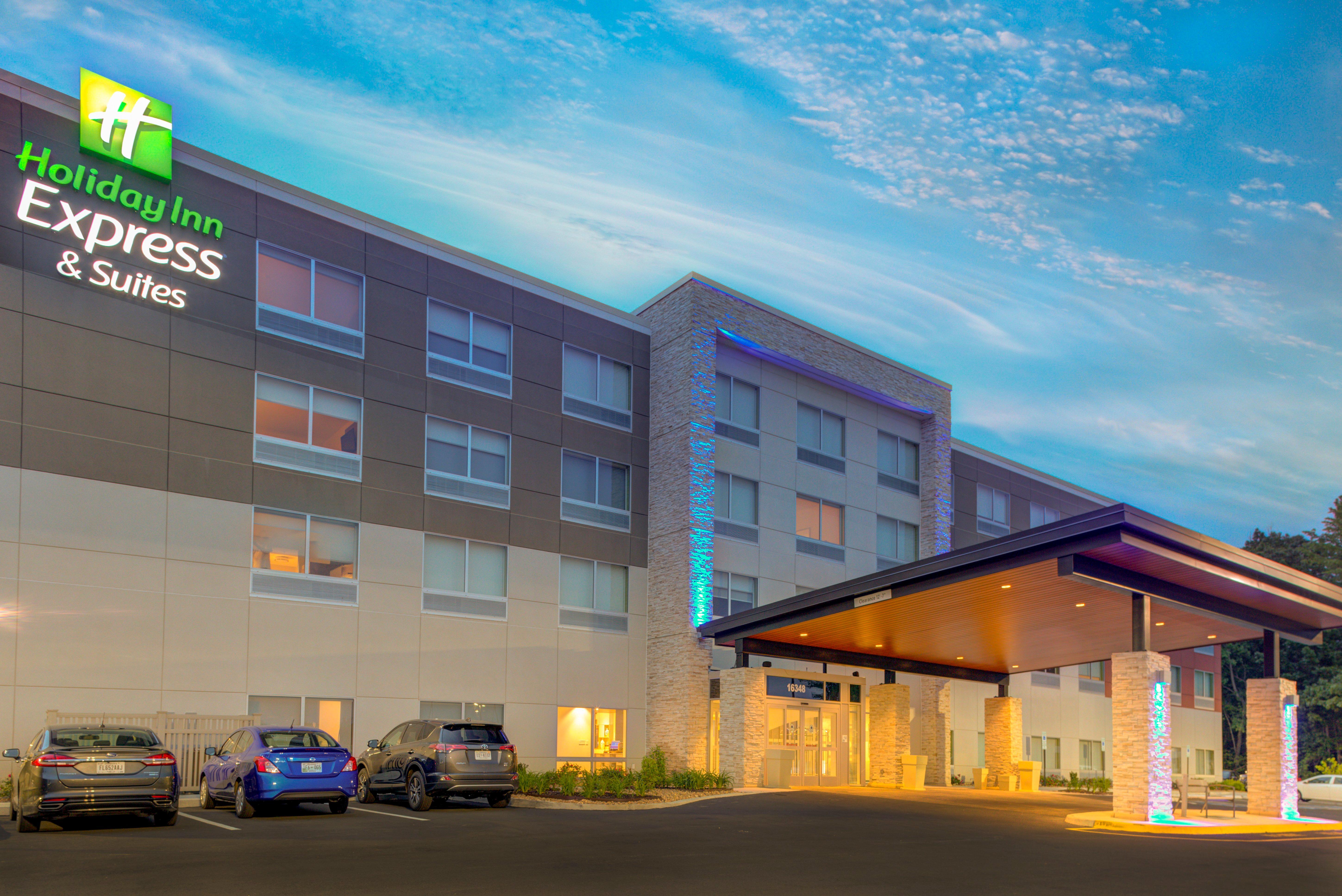 Holiday Inn Express & Suites - King George - Dahlgren By Ihg Alden Bagian luar foto