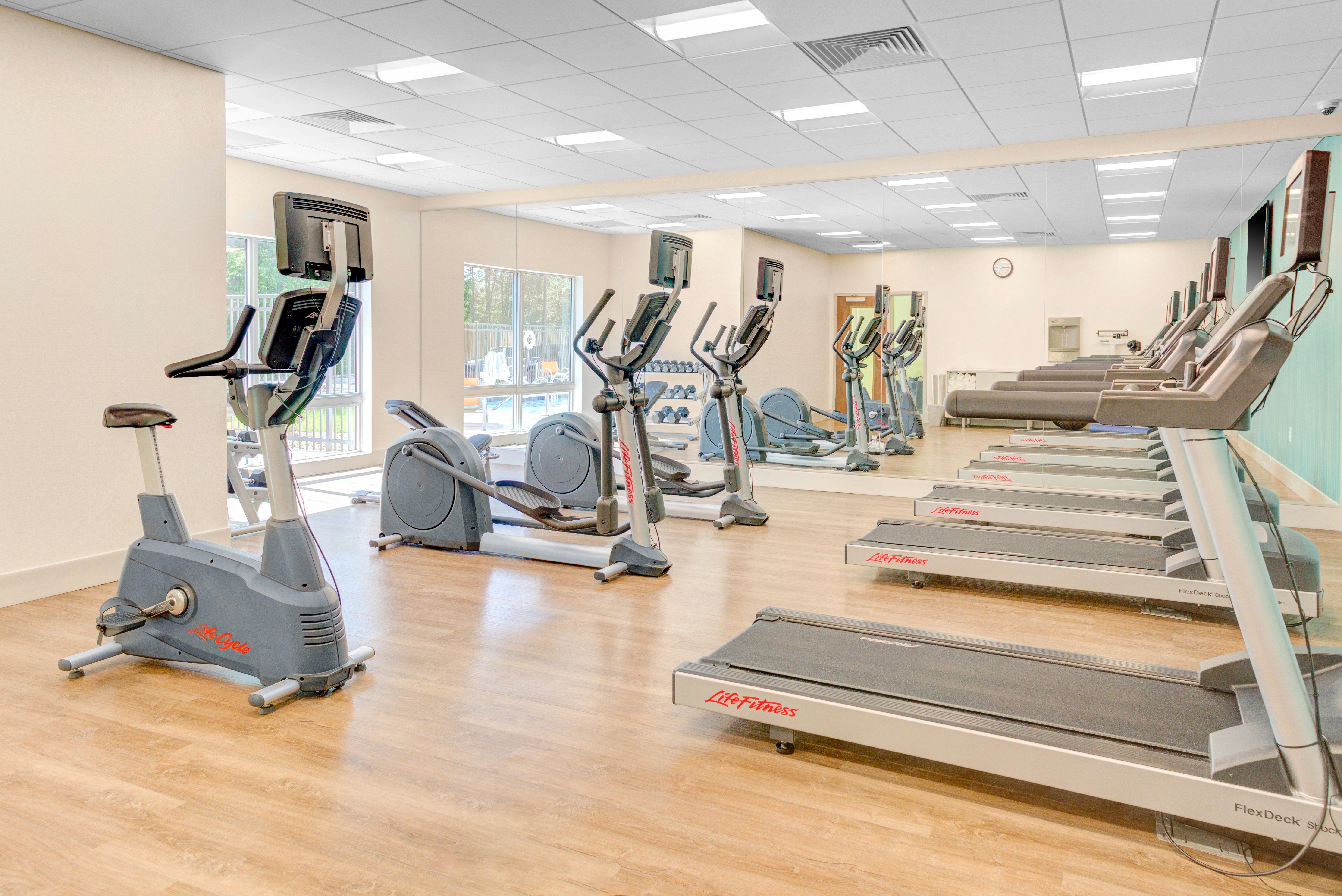 Holiday Inn Express & Suites - King George - Dahlgren By Ihg Alden Bagian luar foto