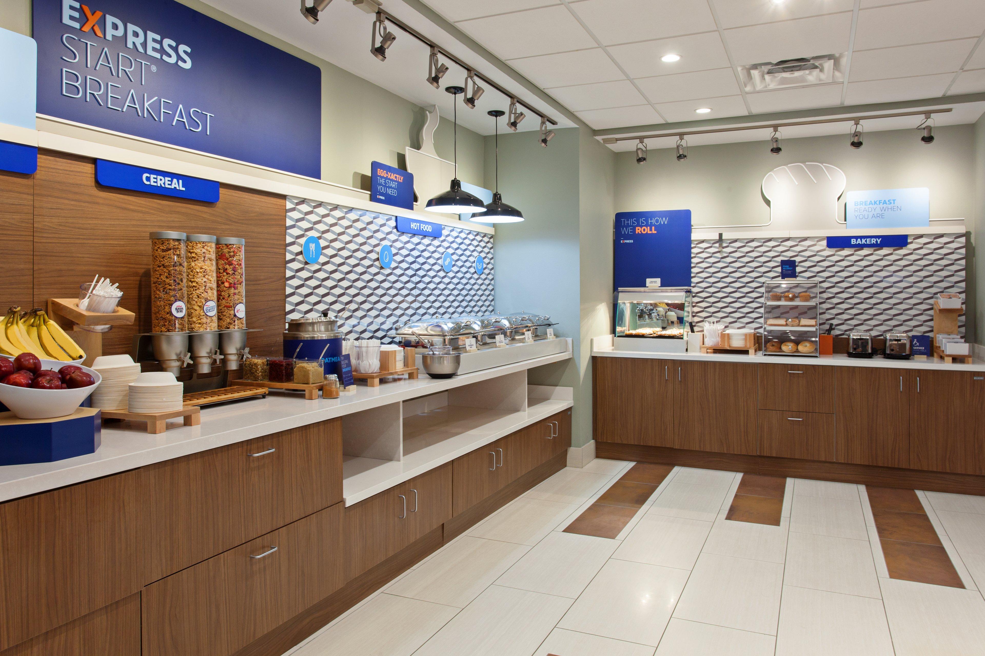 Holiday Inn Express & Suites - King George - Dahlgren By Ihg Alden Bagian luar foto